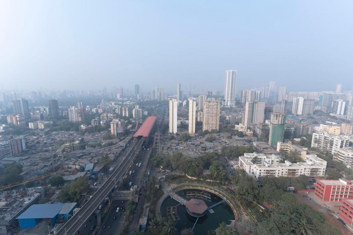 Skyline View 2Bhk Apt Near Oberoi Mall & Nesco Apartment Mumbai Exterior photo